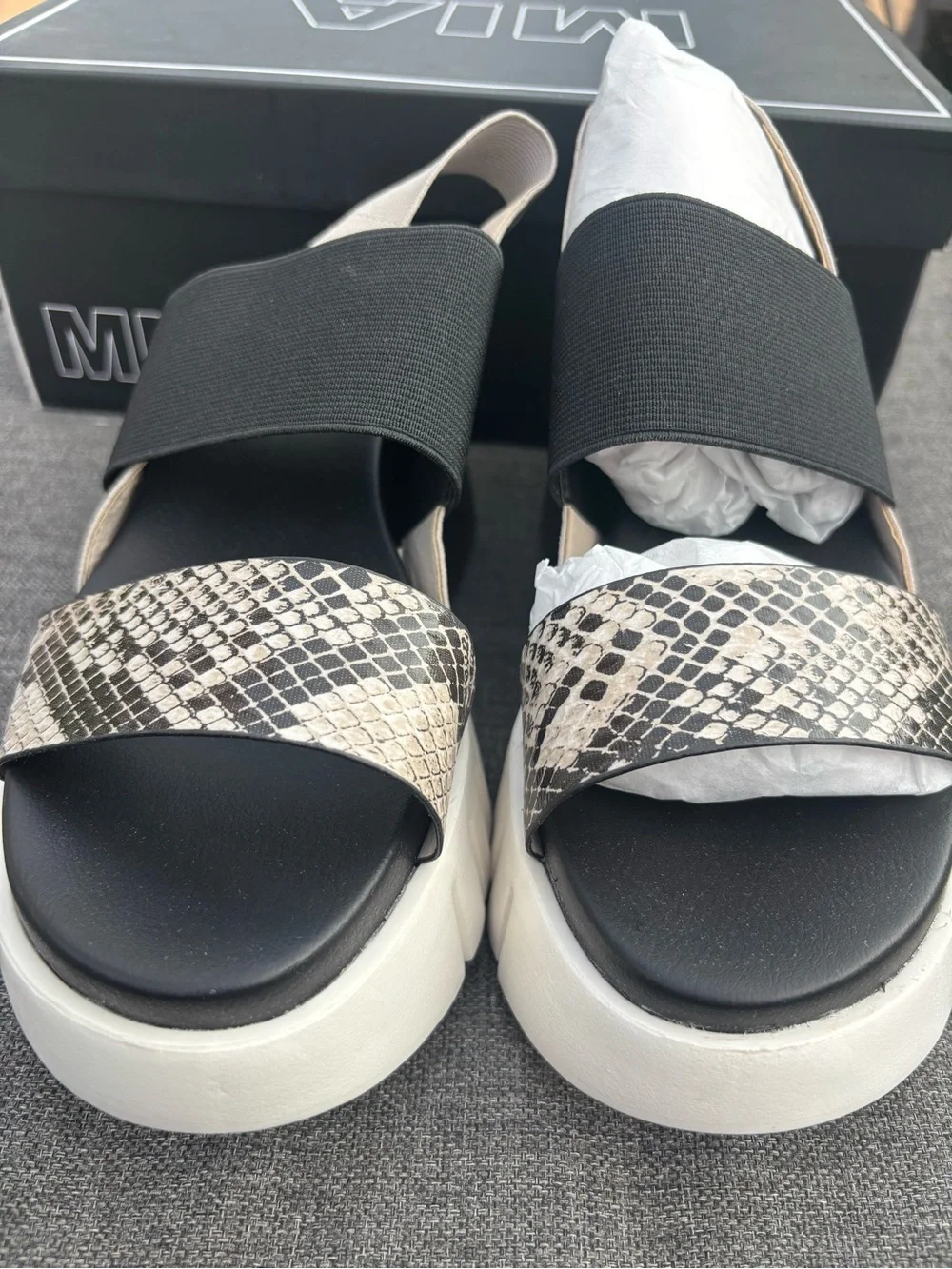 New Mia Amelia Platform Sandals